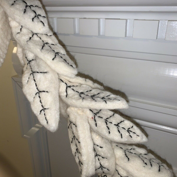 Anthropologie Felted  Songbird Bird Garland NWOT - Picture 5 of 8